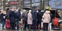 Брянцы на сельхозярмарке выстроились в очереди за дешевым картофелем - Рассвет