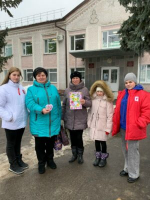 Участники движения «Первые» поздравили женщин с праздником